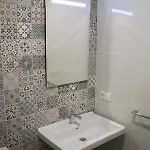 Baixo A Lua Rooming 사리아루고
