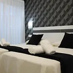 Baixo A Lua Rooming 4* 사리아루고
