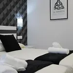 Baixo A Lua Rooming 게스트하우스 사리아루고