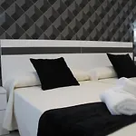 Baixo A Lua Rooming 4* 사리아루고