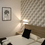 Baixo A Lua Rooming 4* 사리아루고