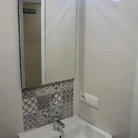 Baixo A Lua Rooming بيت ضيافة