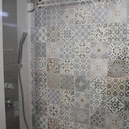 Baixo A Lua Rooming Sarria