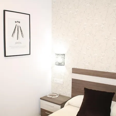 Baixo A Lua Rooming 4*