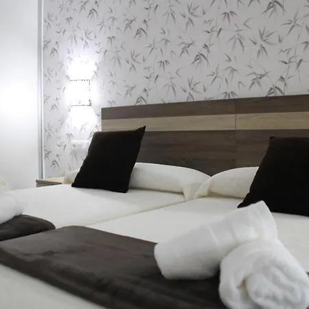 Guest house Baixo A Lua Rooming