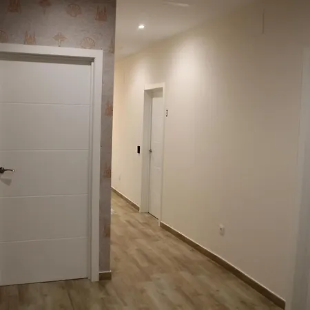 Baixo A Lua Rooming 4*