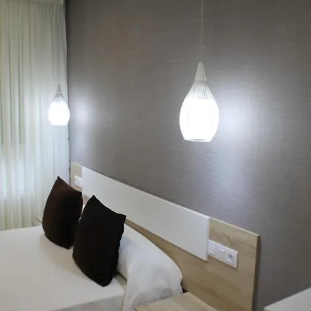 Pensionat Baixo A Lua Rooming