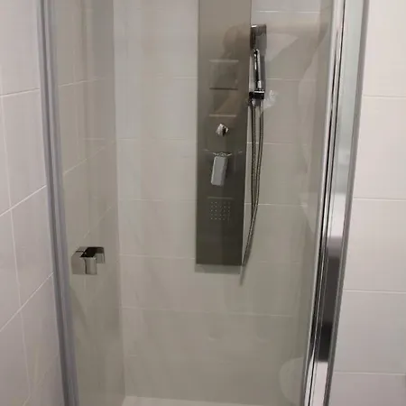 بيت ضيافة Baixo A Lua Rooming