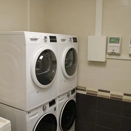 Baixo A Lua Rooming 4* Sarria