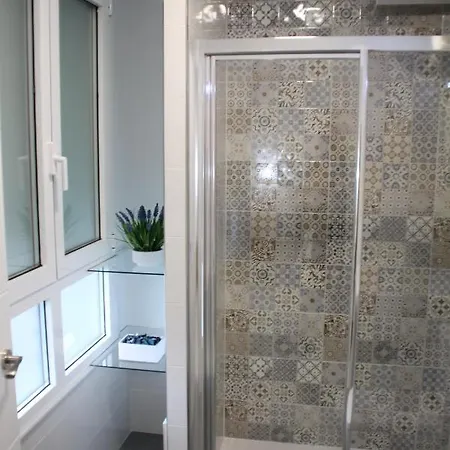 Baixo A Lua Rooming