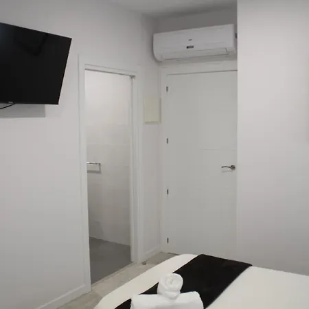 Baixo A Lua Rooming Sarria