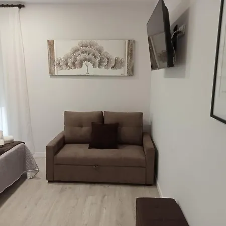 Konukevi Baixo A Lua Rooming *