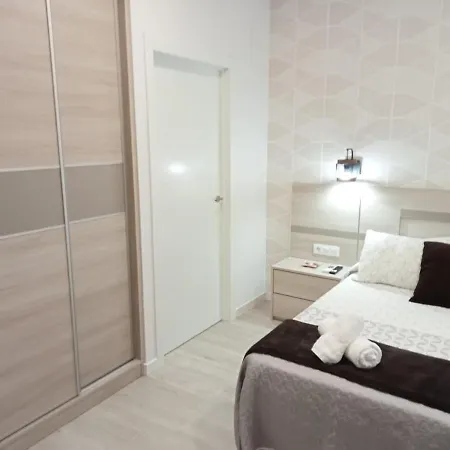 بيت ضيافة Baixo A Lua Rooming
