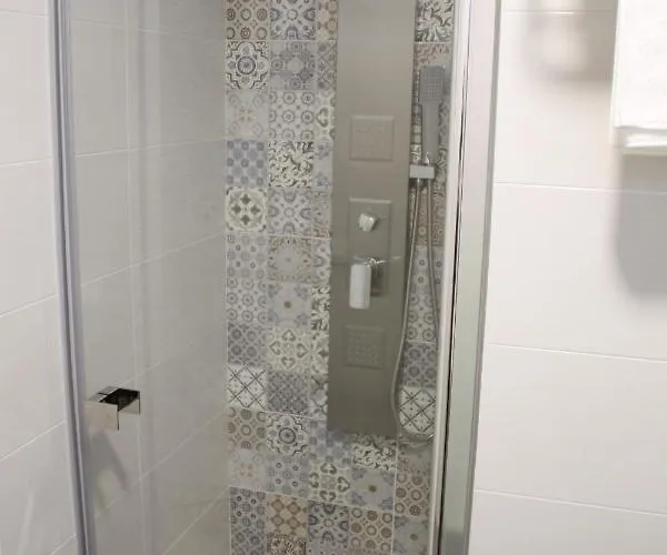 ゲストハウス Baixo A Lua Rooming サリア