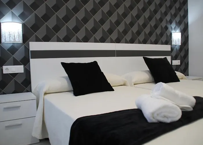 Baixo A Lua Rooming 4* Sarria