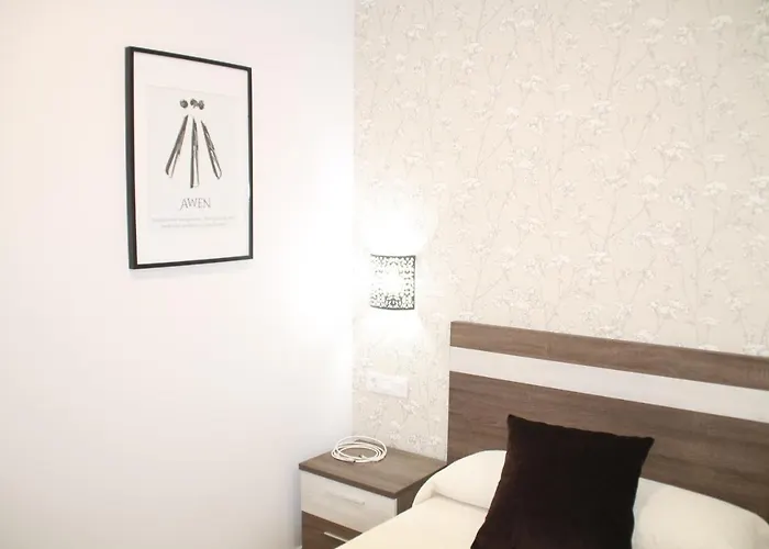 Baixo A Lua Rooming 4*