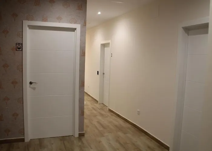 Baixo A Lua Rooming 4*