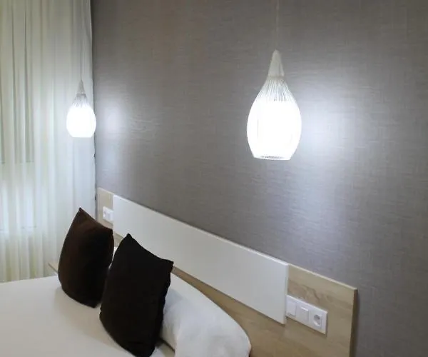 ゲストハウス Baixo A Lua Rooming