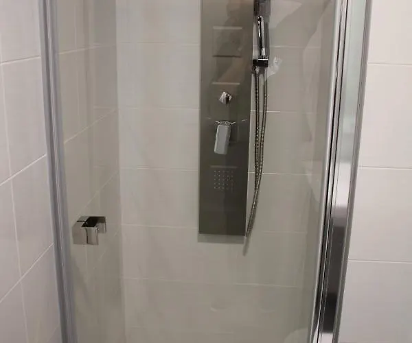 ゲストハウス Baixo A Lua Rooming