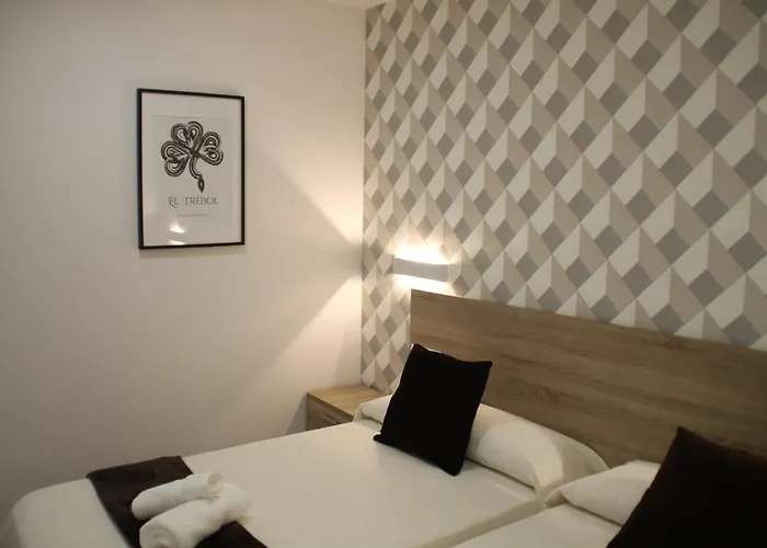 Baixo A Lua Rooming 4* サリア