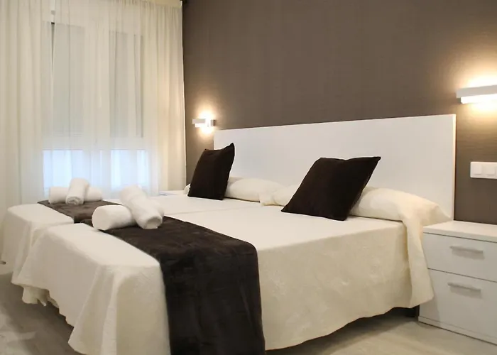 בית הארחה Baixo A Lua Rooming סאריה