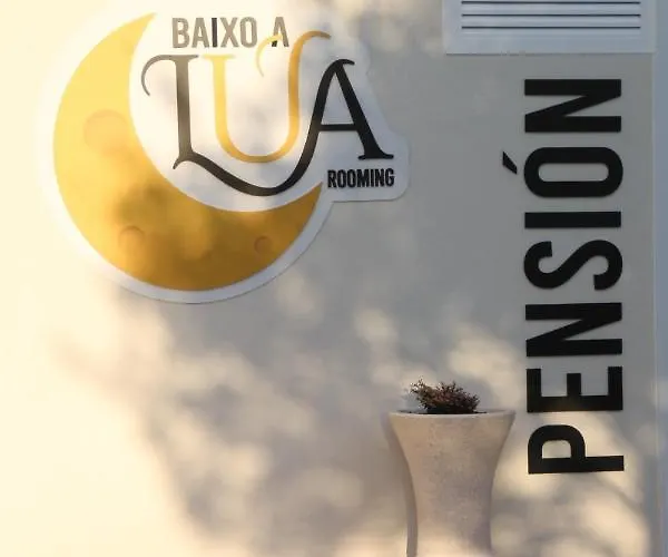 Guest house Baixo A Lua Rooming Sarria