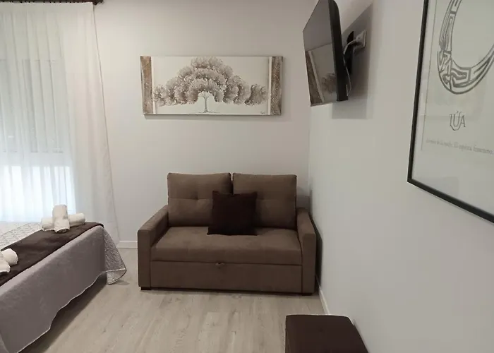 ゲストハウス Baixo A Lua Rooming 4*